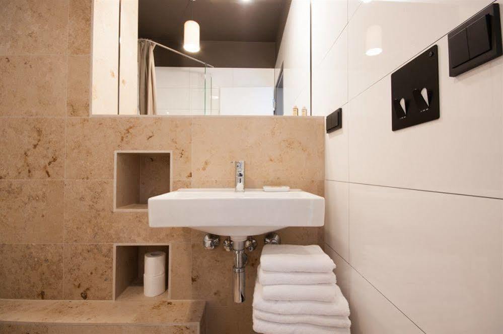 Room For Rent Унтерхахинг Экстерьер фото