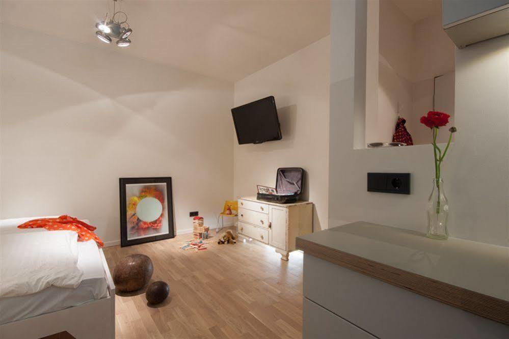 Room For Rent Унтерхахинг Экстерьер фото